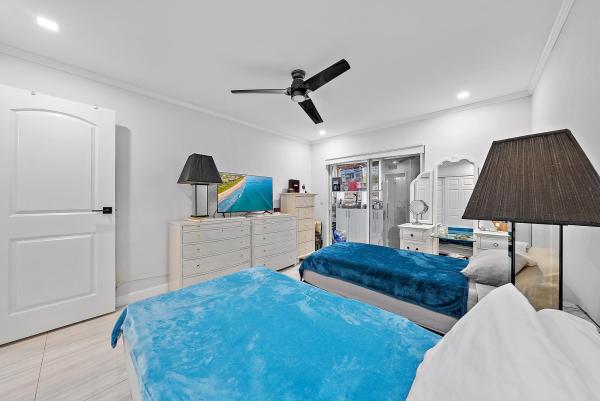 92 Valencia D, Delray Beach, Florida 33446, image 3