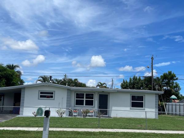 Forest Hill Village, 5935 Nottingham Rd, West Palm Beach, Florida 33415, image 1