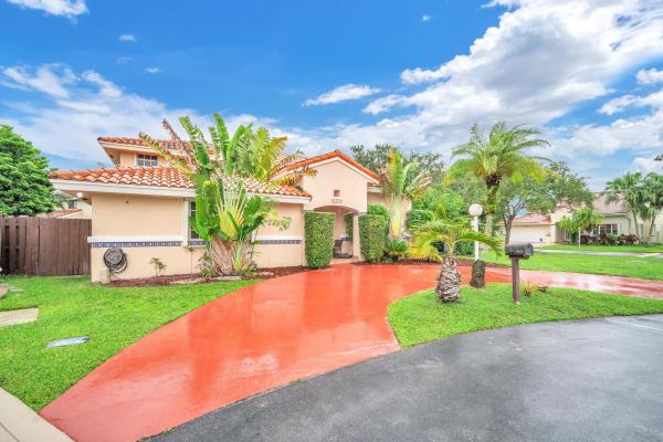 Park Isle At Lakes Of The Meadow, 4297 SW 149th Ct, Kendall West, Florida 33185, image 1