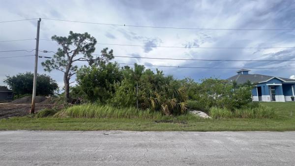 2607 SW Fair Isle Rd, Port St. Lucie, Florida 34987, image 1