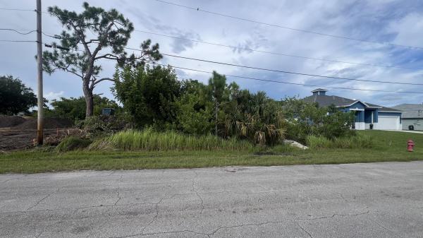 2607 SW Fair Isle Rd, Port St. Lucie, Florida 34987, image 3