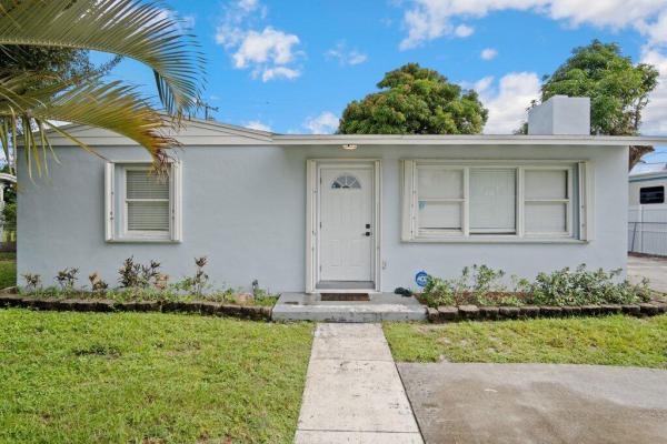 Golfview Heights, 628 Dogwood Rd, West Palm Beach, Florida 33409, image 1