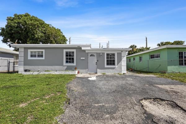 Knowles Court, 701 59th St, West Palm Beach, Florida 33407, image 1