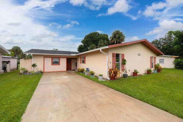 Corso Courts, 2713 Placid Ave, Fort Pierce, Florida 34982, image 1