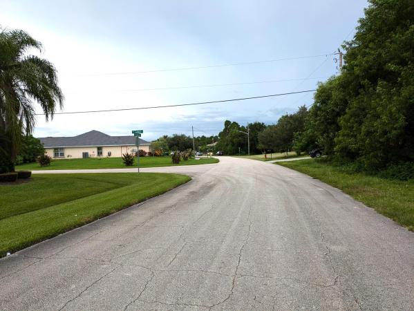 Paar Estates, 121 SW Hawthorne Cir, Port St. Lucie, Florida 34953, image 2