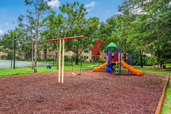 Grand View At Crestwood, 400 Crestwood Ct N #402, Royal Palm Beach, Florida 33411, image 2