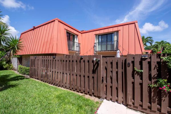 Sandalwood At Meridian Park, 3320 Meridian Way #B, Palm Beach Gardens, Florida 33410, image 1