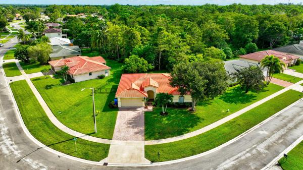 Saddle Brook, 132 Chestnut Cir, Royal Palm Beach, Florida 33411, image 1
