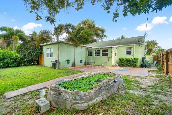 Lake Worth Town, 926 N M St, Lake Worth Beach, Florida 33460, image 1