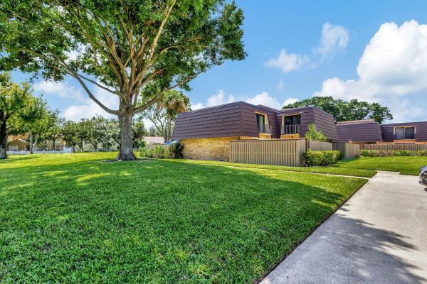 Sandalwood Estates, 322 3rd Ct, Palm Beach Gardens, Florida 33410, image 1