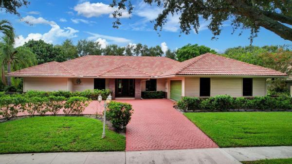 Presidential Estates, 3009 Embassy Dr, West Palm Beach, Florida 33401, image 1