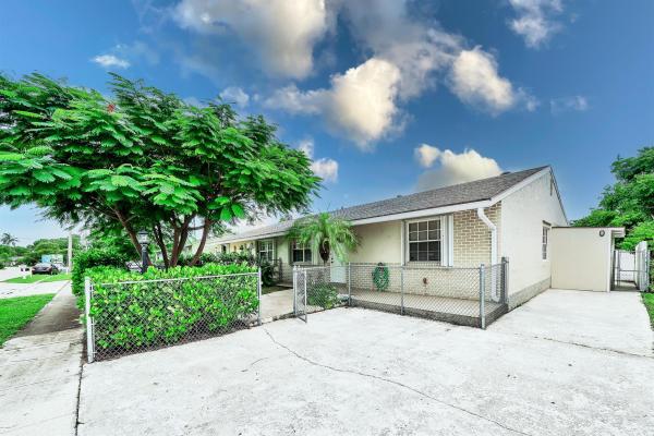 Palm Beach Villas, 4662 Empire Way, Greenacres, Florida 33463, image 1
