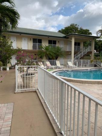 Beach Villas Of Deerfield, 1907 NE 2nd St #11, Deerfield Beach, Florida 33441, image 1