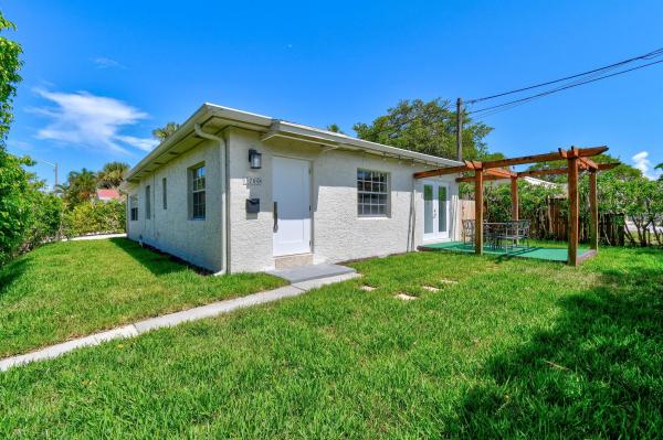 Estates Of South Palm Beach, 3700 S Olive Ave, West Palm Beach, Florida 33405, image 1