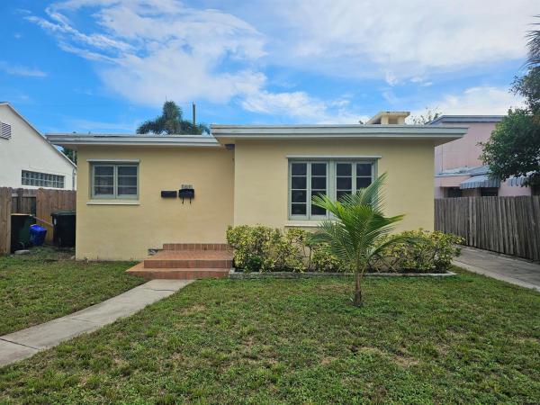 College Park, 311 Columbia Dr, Lake Worth Beach, Florida 33460, image 1