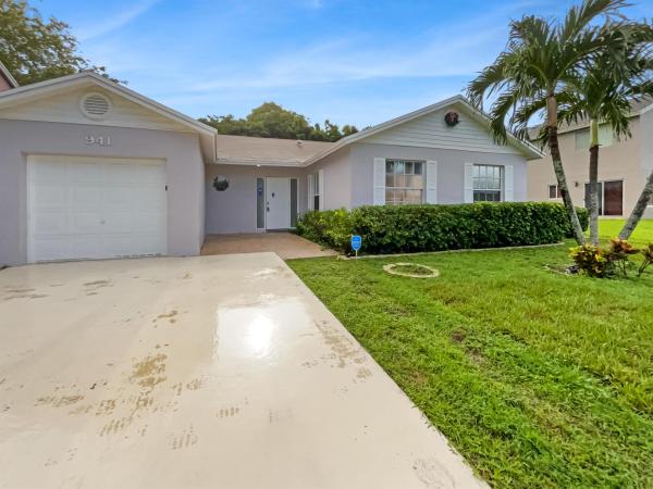 Cinnamon Ridge Estates At Honeywoods, 941 SW 88th Ave, Pembroke Pines, Florida 33025, image 1