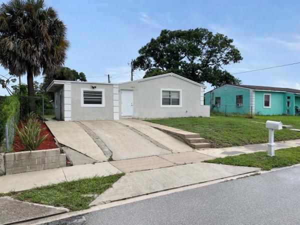 Whispering Palms, 1517 14th Ave, Lake Worth Beach, Florida 33460, image 1
