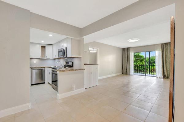 Casa Del Rio, 450 NW 20th St #2020, Boca Raton, Florida 33431, image 2