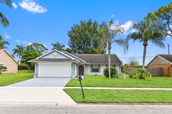 Huntington Woods, 106 Sherwood Dr, Royal Palm Beach, Florida 33411, image 1