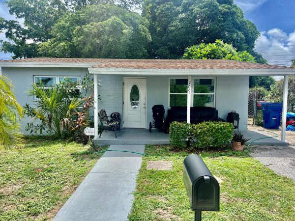 Riviera Beach Heights, 709 W 2nd St, Riviera Beach, Florida 33404, image 1