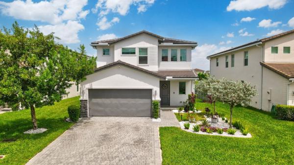 Veleiros At Crystal Lake, 1161 Veleiros Blvd, Deerfield Beach, Florida 33064, image 1