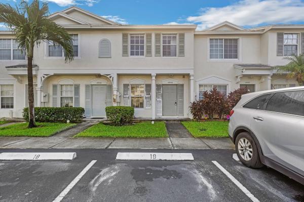 Banyan Oakridge, 4948 SW 31st Ter Ter, Dania Beach, Florida 33312, image 1