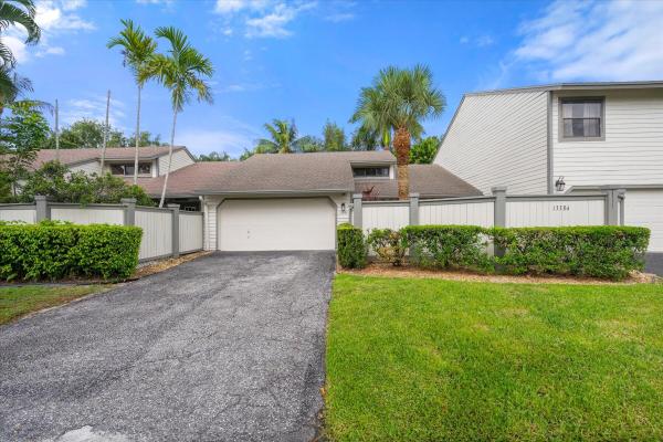 Bedford Mews At Wellington, 13384 Bedford Mews Ct, Wellington, Florida 33414, image 1