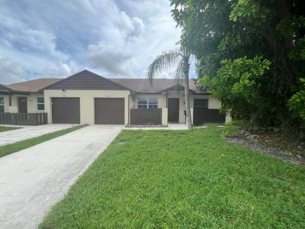 The Lakes Of Sherbrooke, 8540 Lake Point Ct, Lake Worth Beach, Florida 33467, image 1