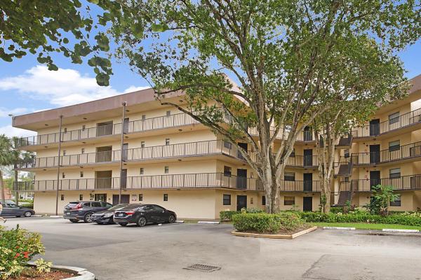 Plantation Club, 6555 W Broward Blvd #307, Plantation, Florida 33317, image 1