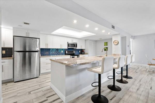 Lavers Resort & Racquet Club, 825 Egret Cir #210, Delray Beach, Florida 33444, image 1