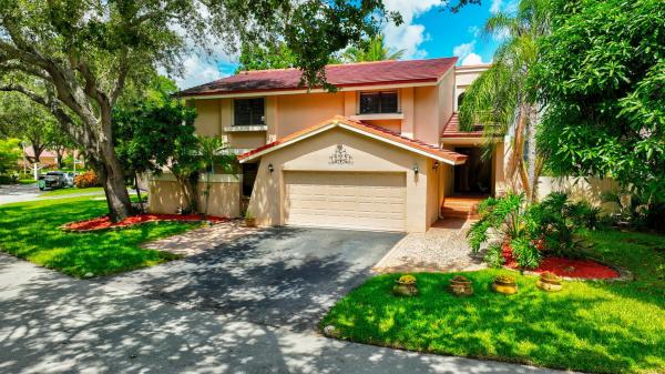 The Hollows Of Deer Creek, 613 Deer Creek Hollows Cir, Deerfield Beach, Florida 33442, image 1