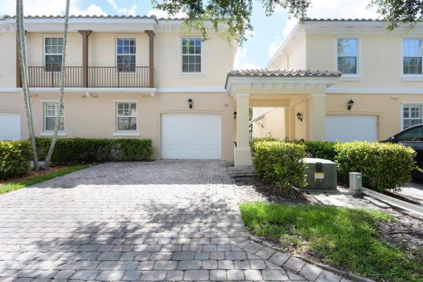 Catalina Lakes, 172 Santa Barbara Way, Palm Beach Gardens, Florida 33410, image 1
