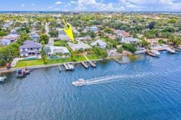 Carleton, 2117 N Suzanne Cir, North Palm Beach, Florida 33408, image 1