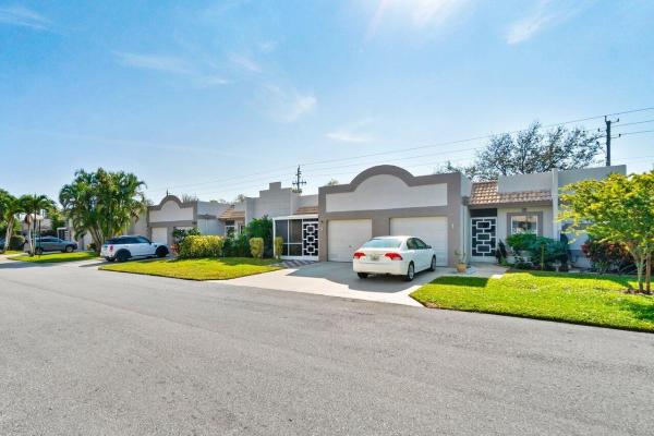 Town Villas At Moon Lake, 9110 Fairbanks Ln #4, Boca Raton, Florida 33496, image 1
