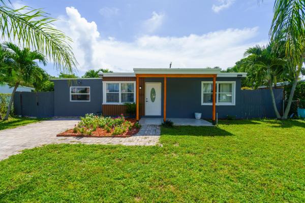 San Castle, 400 Tulip Tree Dr, Lake Worth Beach, Florida 33462, image 1