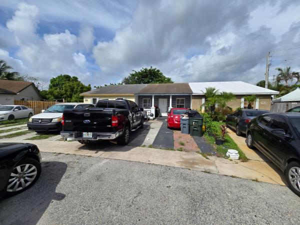 Villa Del Trio, 5902 S 38th St, Greenacres, Florida 33463, image 2