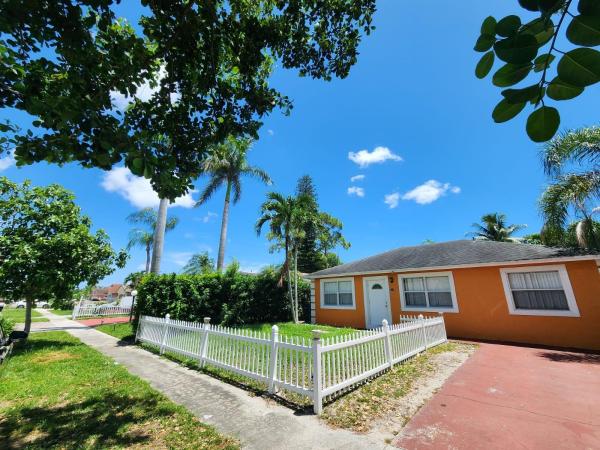 Greenacres No HOA, 204 Jennings Ave, Greenacres, Florida 33463, image 1