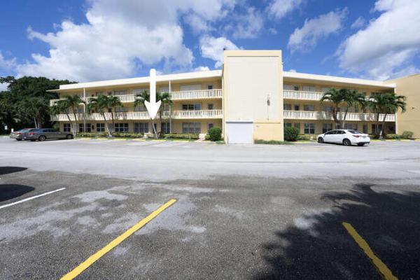 Wellington At Century Village, 103 Wellington E, West Palm Beach, Florida 33417, image 1