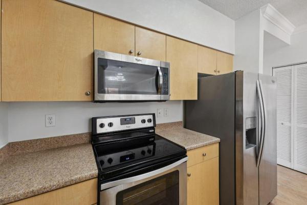 Montecito Palm Beach, 616 Clearwater Park Rd #311, West Palm Beach, Florida 33401, image 2
