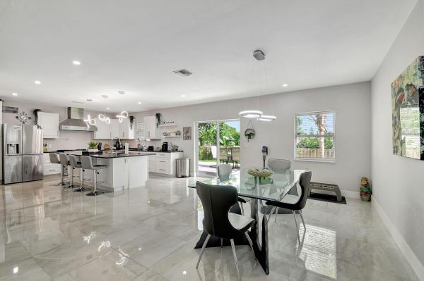 Lantana Heights, 1001 W Branch St, Lantana, Florida 33462, image 1