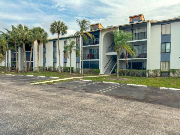 The Palm Club, 1008 Green Pine Blvd #A3, West Palm Beach, Florida 33409, image 1