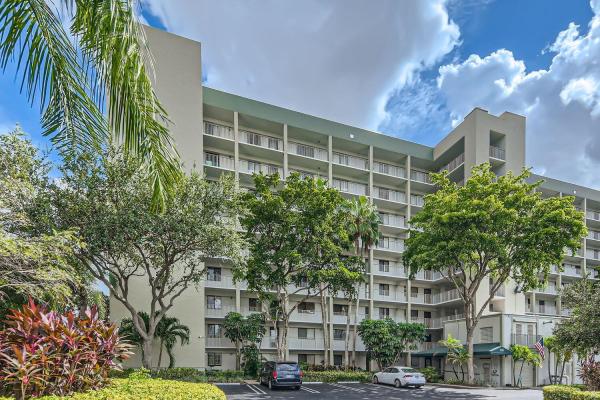 Water Chase At Cypress Bend, 2238 N Cypress Bend Dr #302, Pompano Beach, Florida 33069, image 1