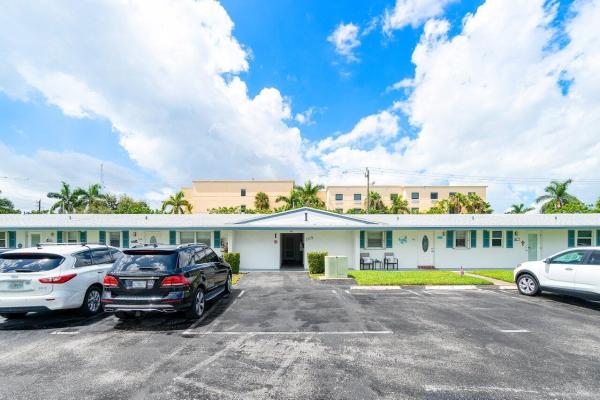 Leisureville Lake, 1119 Lake Ter #108, Boynton Beach, Florida 33426, image 1