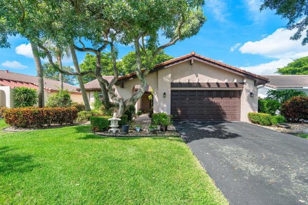 Green Glen 2 The Mews At Indian Spring, 5565 Lakeview Mews Dr, Boynton Beach, Florida 33437, image 1