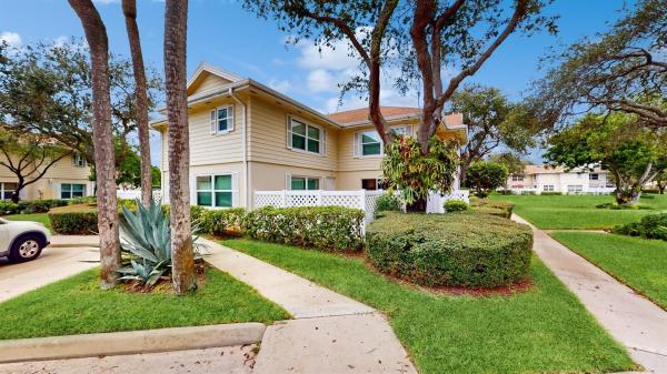 Wellesley At Lake Clarke Shores, 8148 Bridgewater Ct #48b, Lake Clarke Shores, Florida 33406, image 1