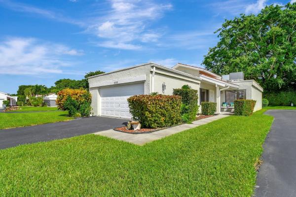 Villas Of Monterey At Indian Spring, 5500 Ainsley Ct, Boynton Beach, Florida 33437, image 1