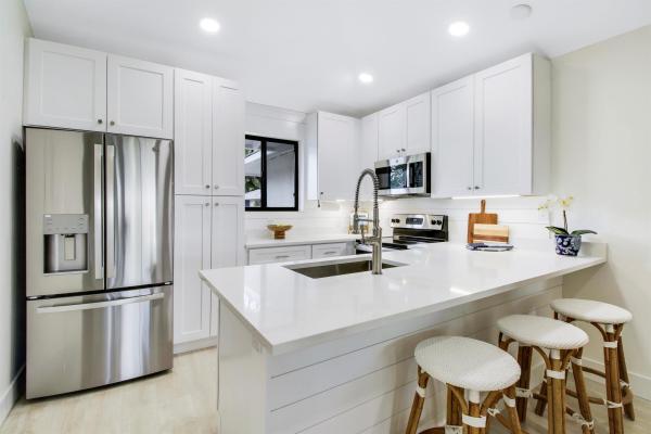 Club Cottages, 702 Club Dr, Palm Beach Gardens, Florida 33418, image 1