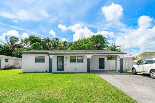 Boynton Ridge, 2139 NE 1st St, Boynton Beach, Florida 33435, image 1