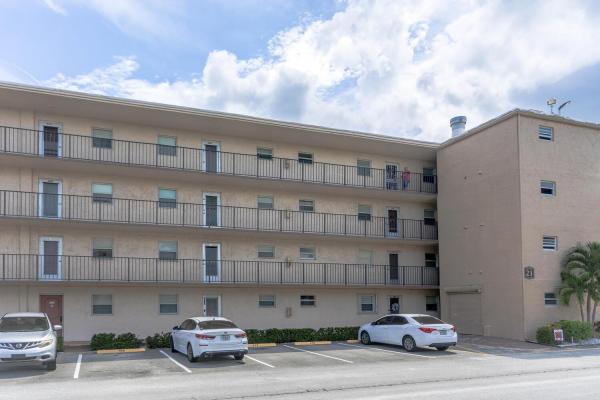Lakeside Village, 711 Lori 408th Dr #408, Palm Springs, Florida 33461, image 1