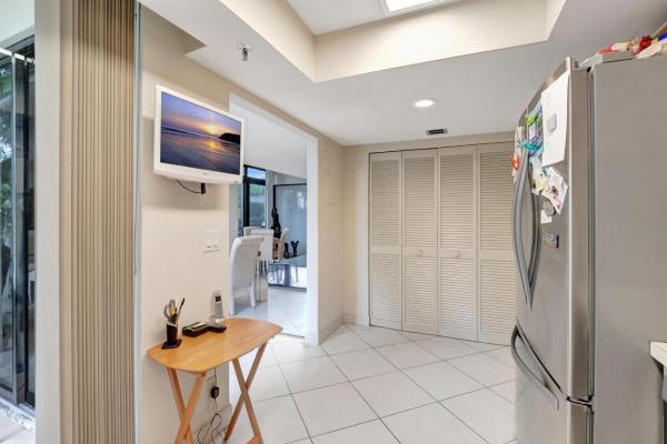 Willow Wood Midrise At Boca Country Club, 6805 Willow Wood Dr #5014, Boca Raton, Florida 33434, image 2